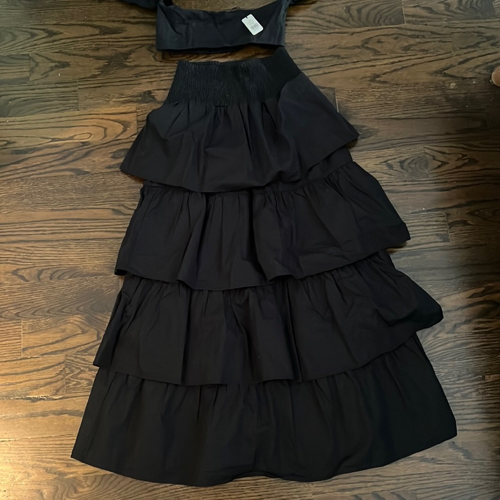 Weworewhat tiered midi skirt size small never worn